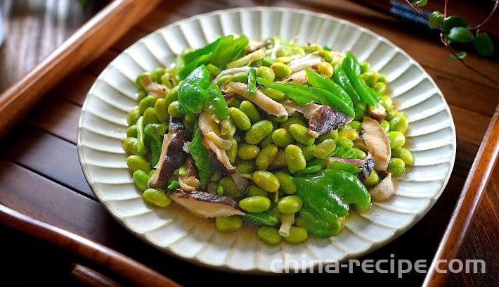 The method of stir frying edamame with seafood mushrooms