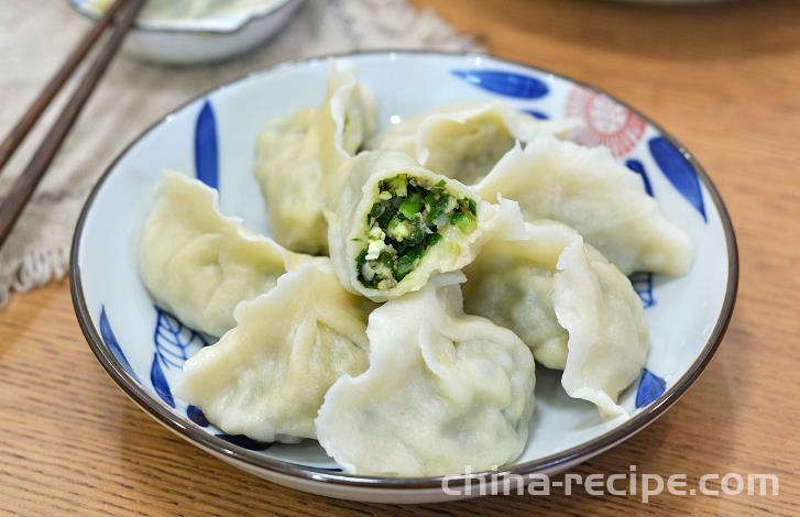 The recipe for making chives, pork dumplings