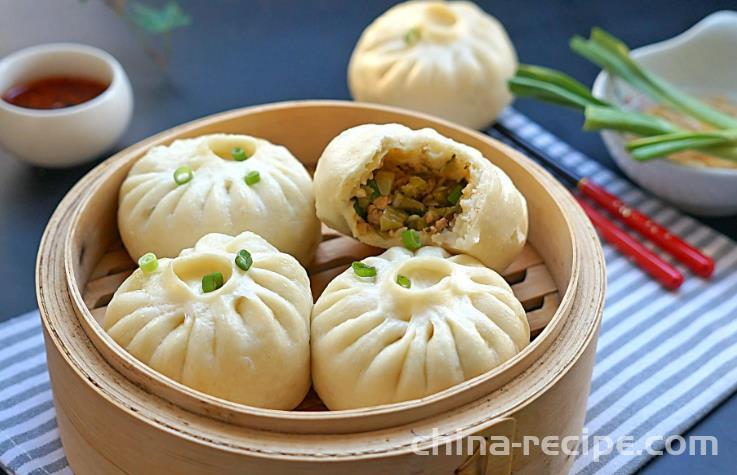 Practice of Steamed Bun Stuffed with Pork and pickled Chinese cabbage in Northeast China