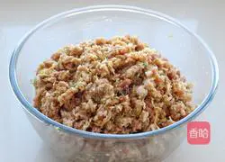 猪肉酸菜馅饺子的做法图解6