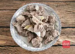 牛肉炖萝卜的做法图解7