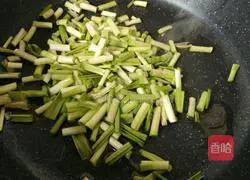 青蒜苗炒豆腐的做法图解4