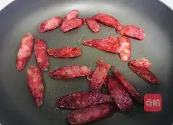 荷兰豆炒腊肠的做法图解6