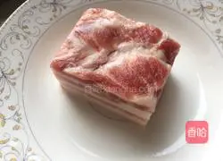 黄豆芽炒肉的做法图解1