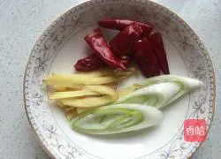 黄豆芽炒肉的做法图解4