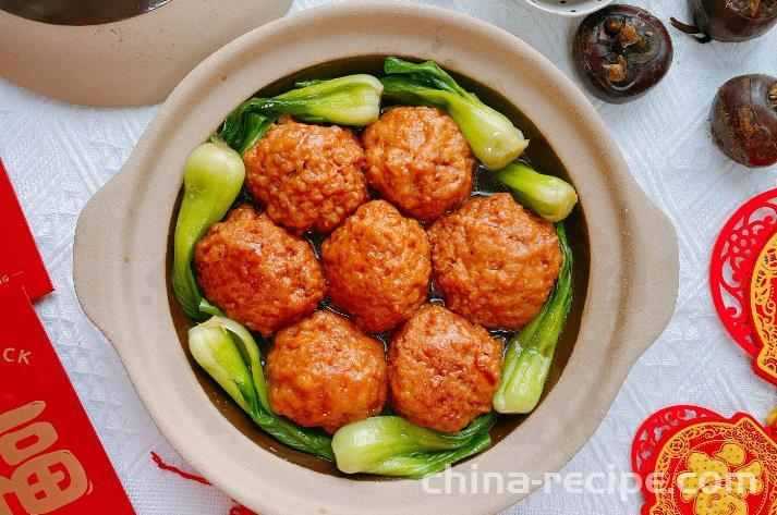 Stewed Pork Ball in Brown Sauce in brown sauce