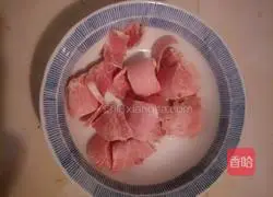 黄豆芽猪肉炖粉条的做法图解2