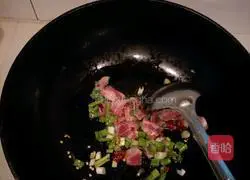 黄豆芽猪肉炖粉条的做法图解3