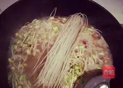 黄豆芽猪肉炖粉条的做法图解4