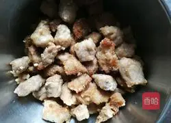 菠萝咕噜肉的做法图解1