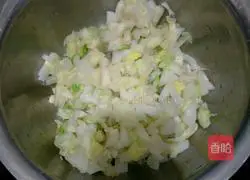 香辣花生大白菜的做法图解1