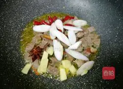 土豆烧牛肉的做法图解3