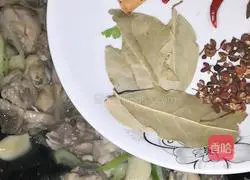 茶树菇炖鸡的做法图解9