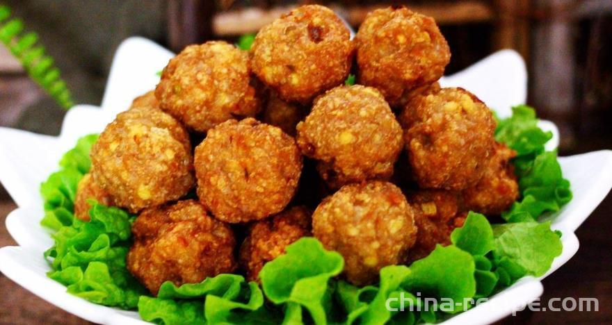 Preparation of taro Rice-meat dumplings