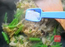 芹菜豆腐皮的做法图解8