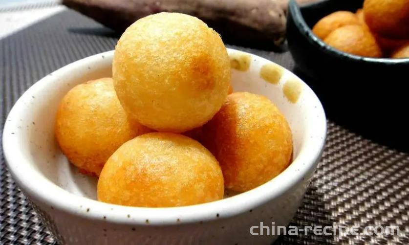 The method of making sweet potato glutinous rice balls