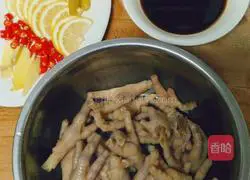 泡椒鸡爪爪的做法图解4