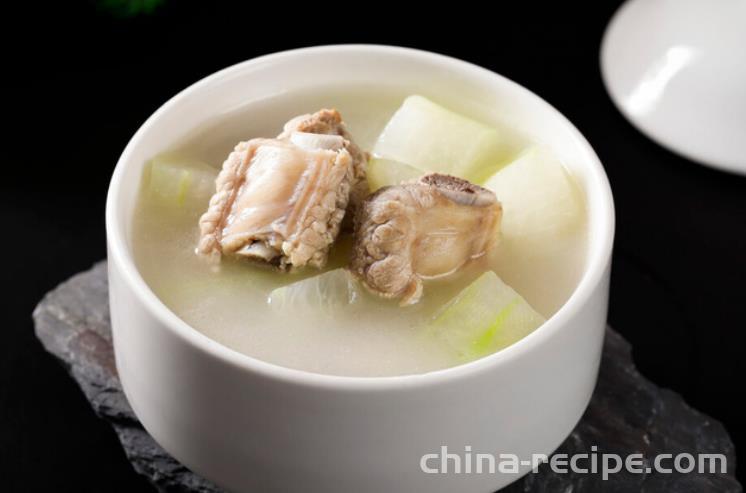 The method of stewing pork ribs with winter melon