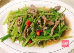 黄芹炒牛肉条的做法图解4