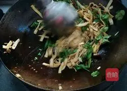 辣炒豆腐皮的做法图解6