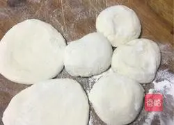 鸡蛋灌饼的做法图解1