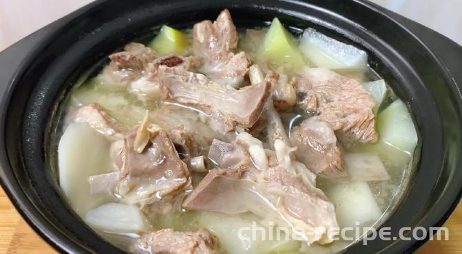 The method of stewing lamb and radish