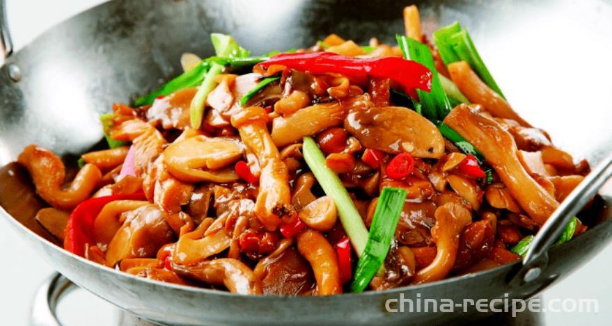 The method of stewing fresh mushrooms in a dry pot