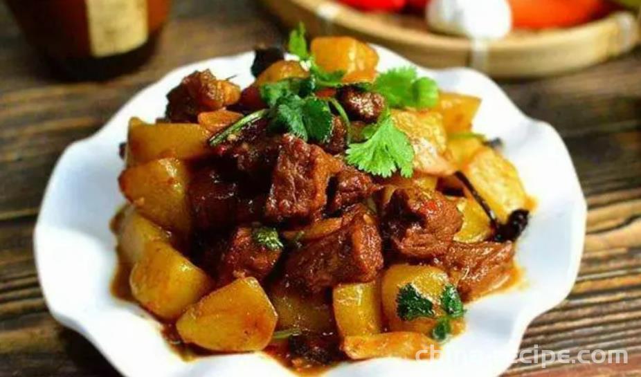 The Method of Sichuan Potato Braised Beef