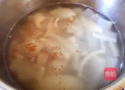 肉皮烧土豆片的做法图解1