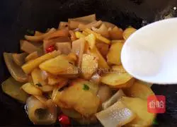 肉皮烧土豆片的做法图解8