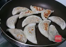 白萝卜猪肉烤饺的做法图解7