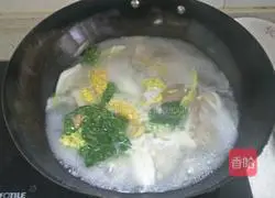 平菇豆腐滑鲶鱼的做法图解5