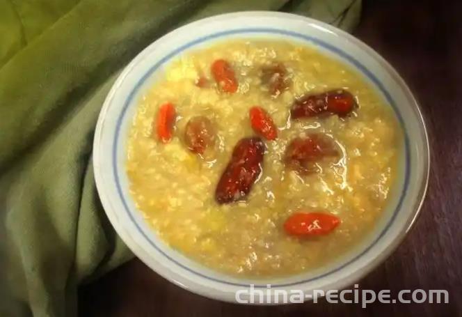 The recipe for millet and longan Congee 