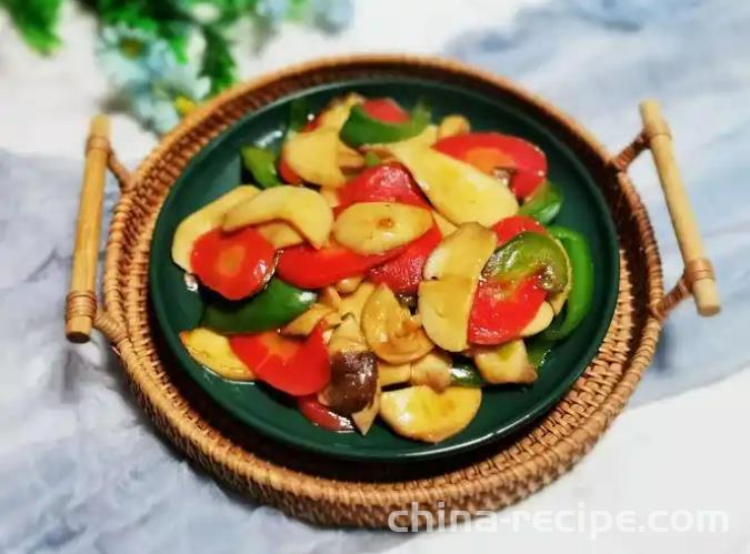 The recipe for stir frying carrots with shiitake mushrooms