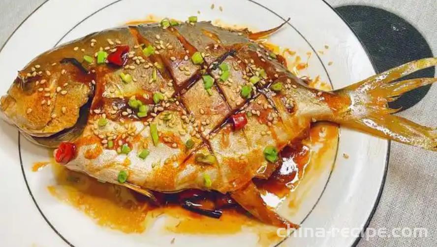 The method of braised Jinchang fish