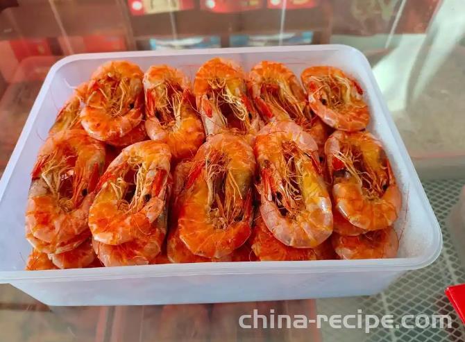 The method of grilling dried shrimp