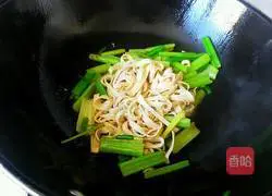 芹菜炒豆皮的做法图解6