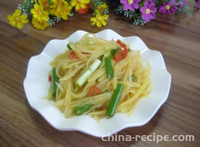 The method of making scallion flavored shredded potatoes