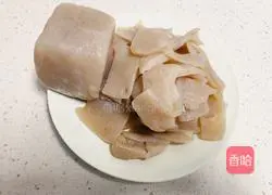 青蒜炒魔芋豆腐的做法图解2