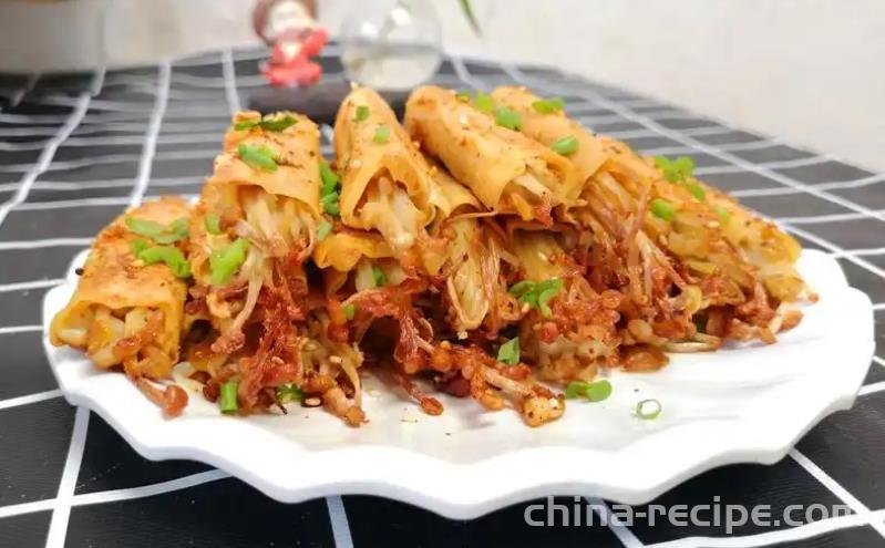 The method of making dried tofu rolls with enoki mushrooms