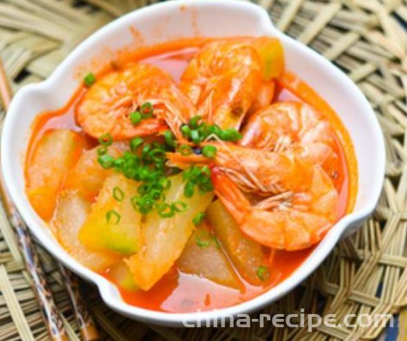 The method of stewing big shrimp with oily fish