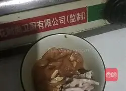 瘦肉炒油菜木耳的做法图解2