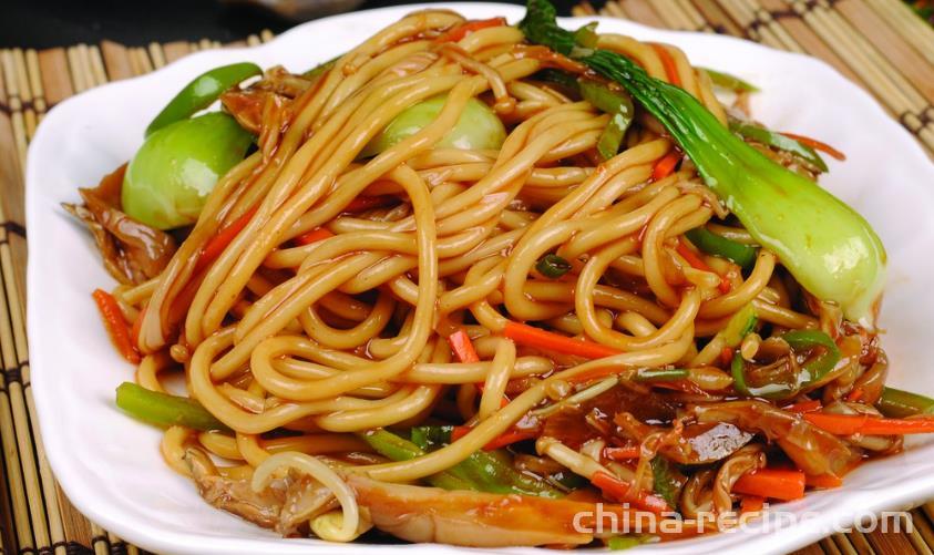 The method of making vegetarian stir fried noodles