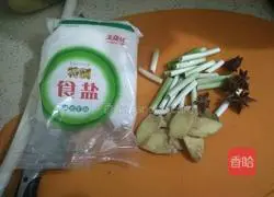 盐爆花生米的做法图解2