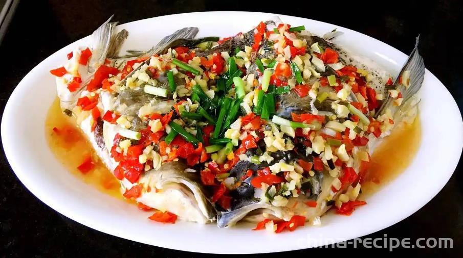 The method of chopping pepper fish head