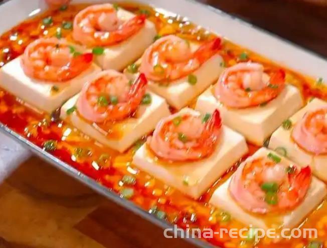 The method of steaming shrimp with tofu