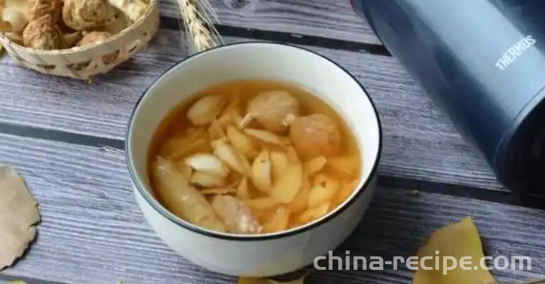 The recipe for chrysanthemum and ginseng soup