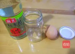 醋泡鸡蛋饮的做法图解1