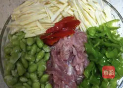 茭白毛豆炒肉丝的做法图解1