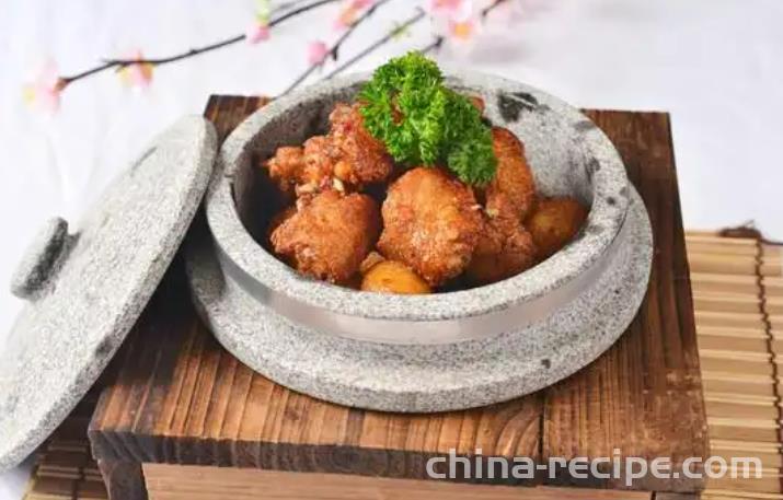 The recipe for making stone pot chicken wings